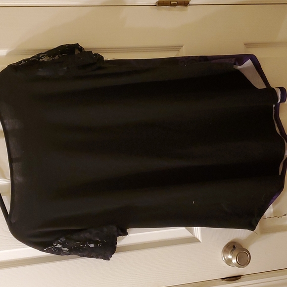 Lacey sleeve Floral top - Picture 4 of 8